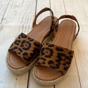 Host pick 🎉 🐾 Leopard print sandals 🐆